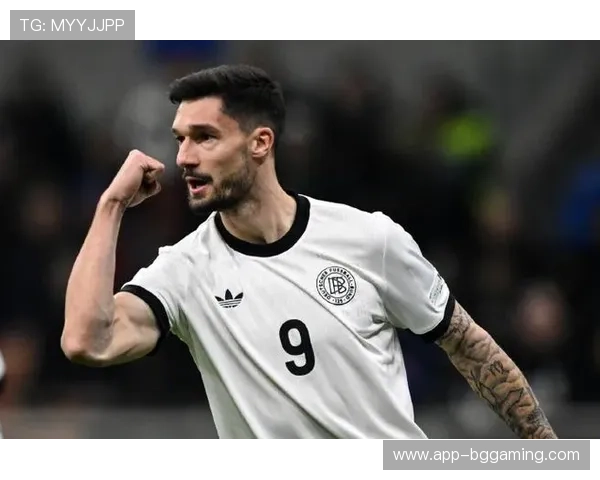 门兴队长克莱因丁斯特膝关节损伤，预计缺阵数月